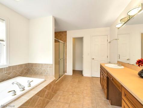460 Hollyhock Court Mayfield Heights OH 44124