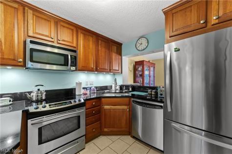 180 Fox Hollow Drive Mayfield Heights OH 44124