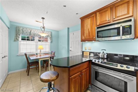 180 Fox Hollow Drive Mayfield Heights OH 44124