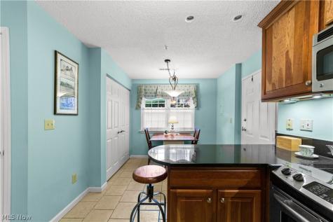 180 Fox Hollow Drive Mayfield Heights OH 44124
