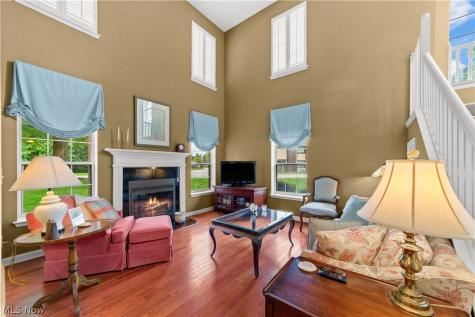 180 Fox Hollow Drive Mayfield Heights OH 44124
