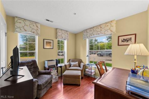 180 Fox Hollow Drive Mayfield Heights OH 44124