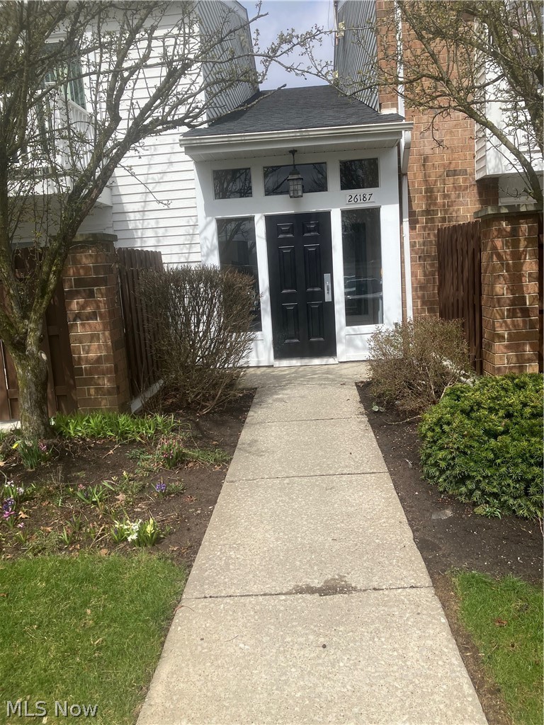 26187 Raintree Boulevard Olmsted Falls OH 44138