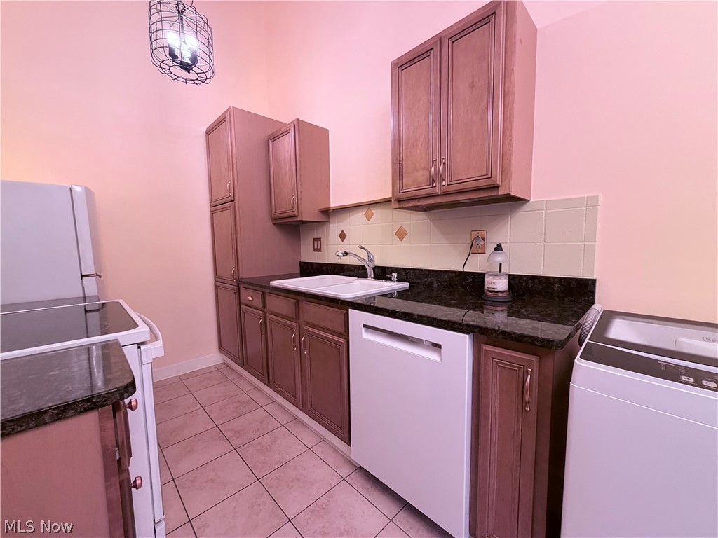 21884 River Oaks Drive Rocky River OH 44116