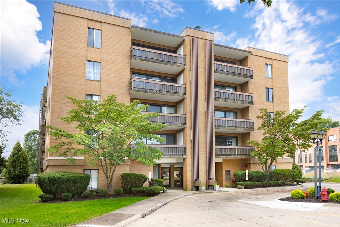 22555 Center Ridge Road Rocky River OH 44116