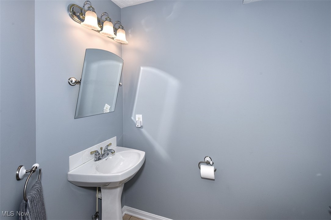 649 Linsberry Court Avon Lake OH 44012