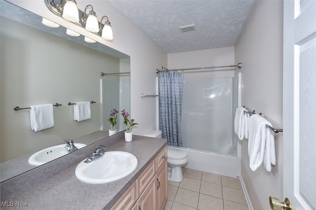 649 Linsberry Court Avon Lake OH 44012