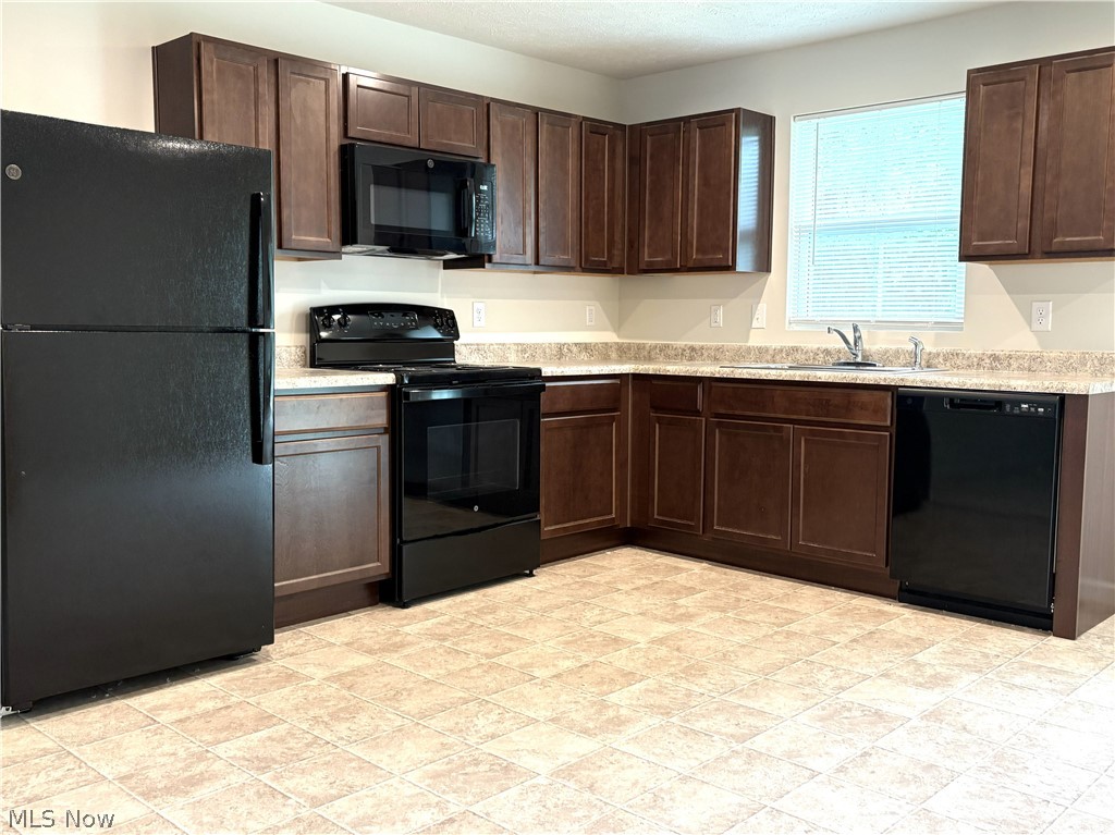 210 Raintree Lane Painesville OH 44077