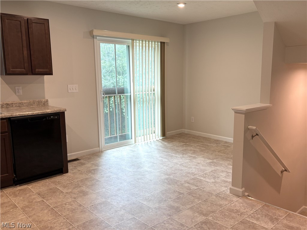 210 Raintree Lane Painesville OH 44077