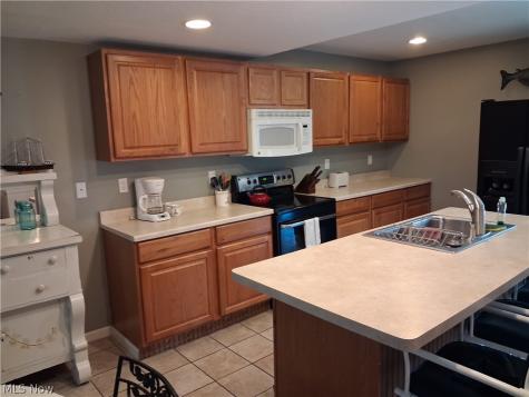 610 Broadway Lorain OH 44052