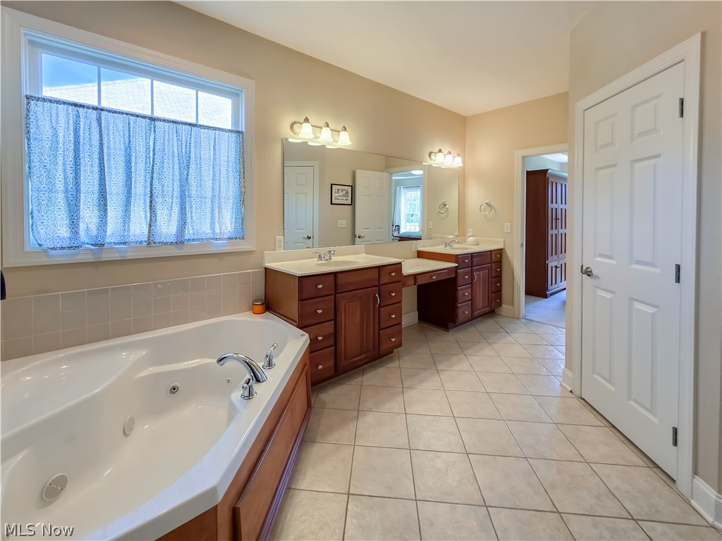 6450 Pebble Beach Drive NW Canton OH 44718