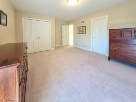 6450 Pebble Beach Drive NW Canton OH 44718