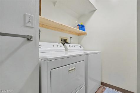 1605 Treetop Trail Akron OH 44313