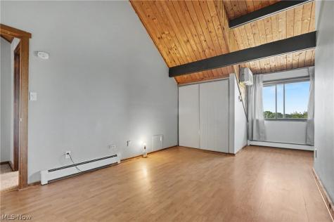 1605 Treetop Trail Akron OH 44313