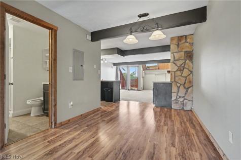1605 Treetop Trail Akron OH 44313