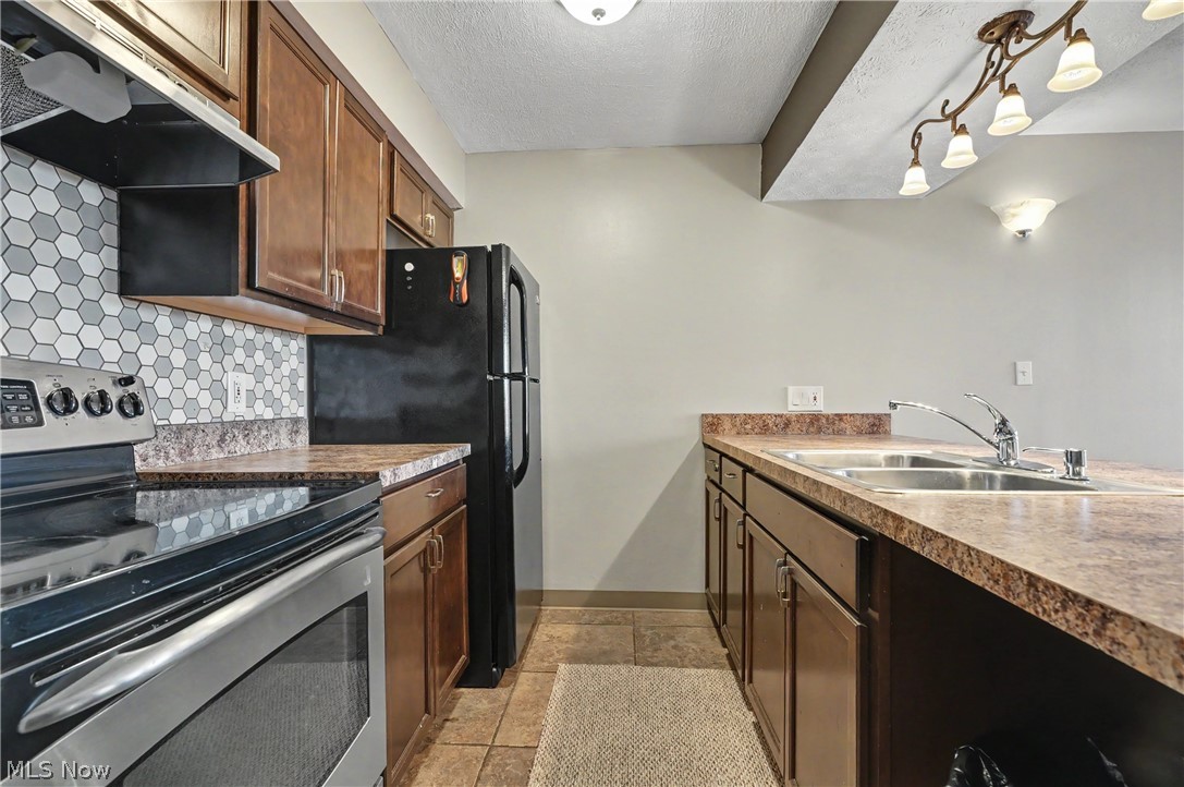 1605 Treetop Trail Akron OH 44313