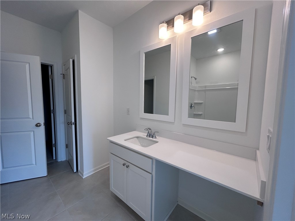 5076 Shepherds Glen Willoughby OH 44094