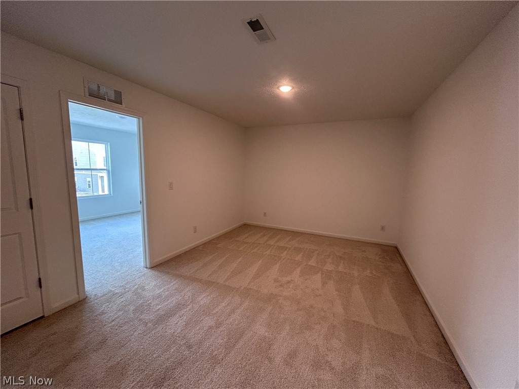 5076 Shepherds Glen Willoughby OH 44094