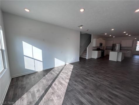 5076 Shepherds Glen Willoughby OH 44094