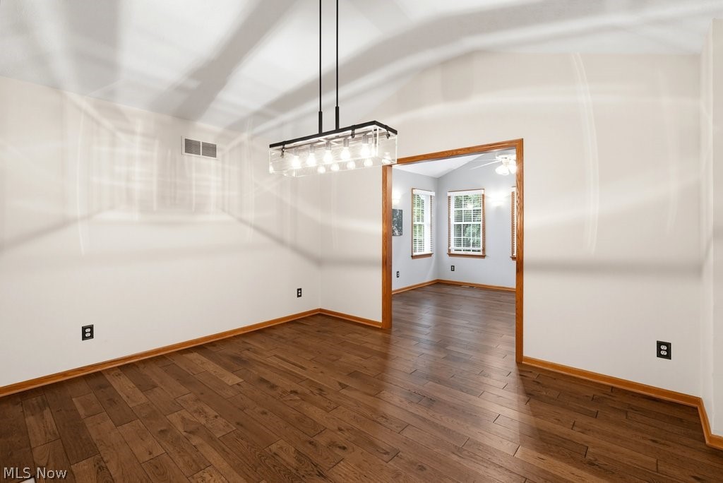 976 Rosemarie Circle Wadsworth OH 44281