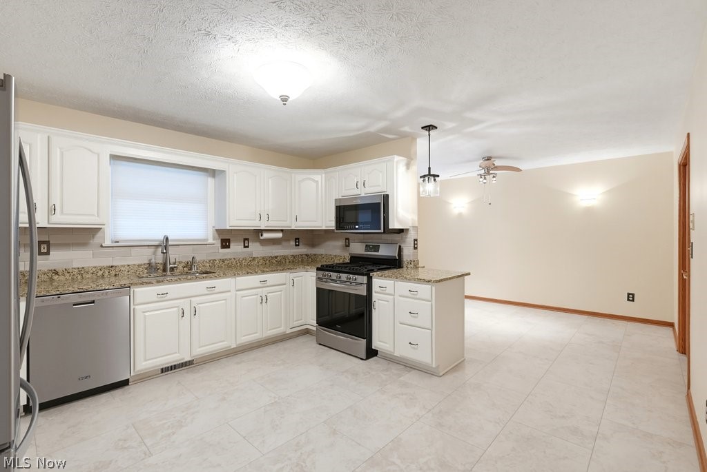 976 Rosemarie Circle Wadsworth OH 44281