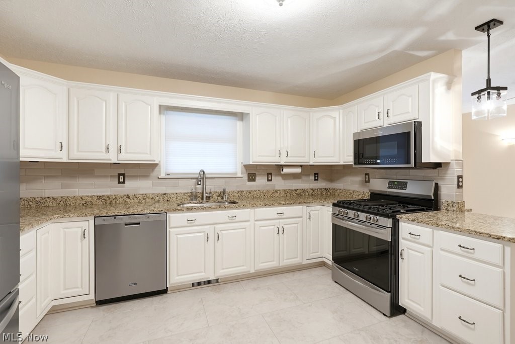 976 Rosemarie Circle Wadsworth OH 44281