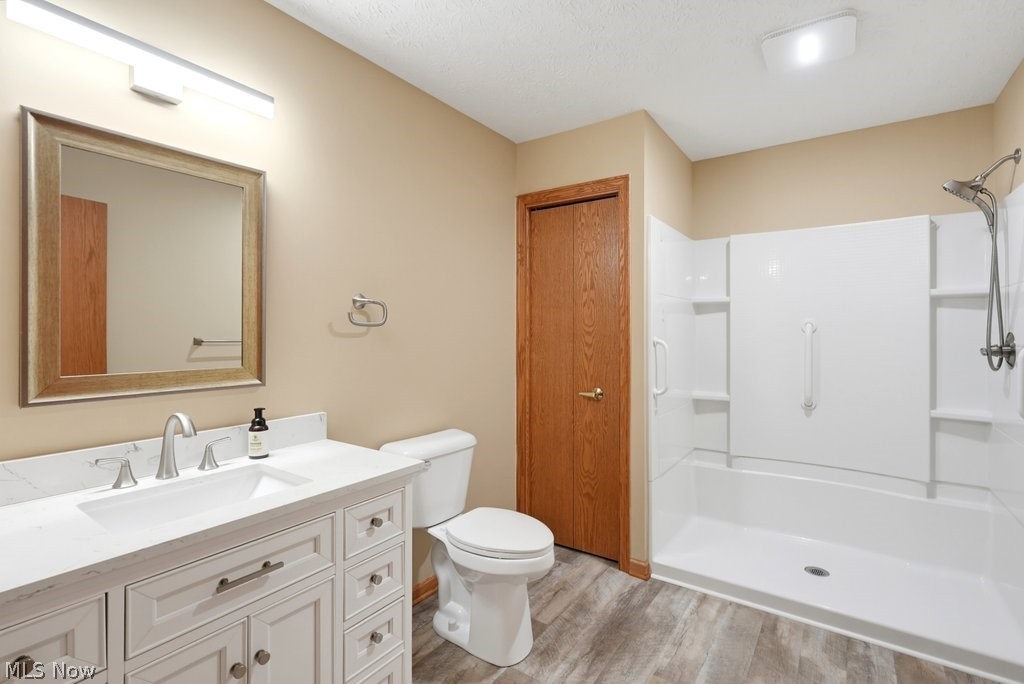 976 Rosemarie Circle Wadsworth OH 44281