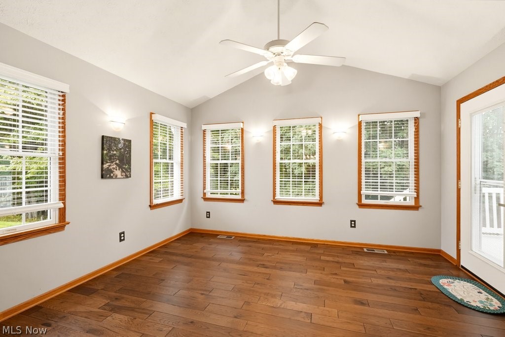 976 Rosemarie Circle Wadsworth OH 44281