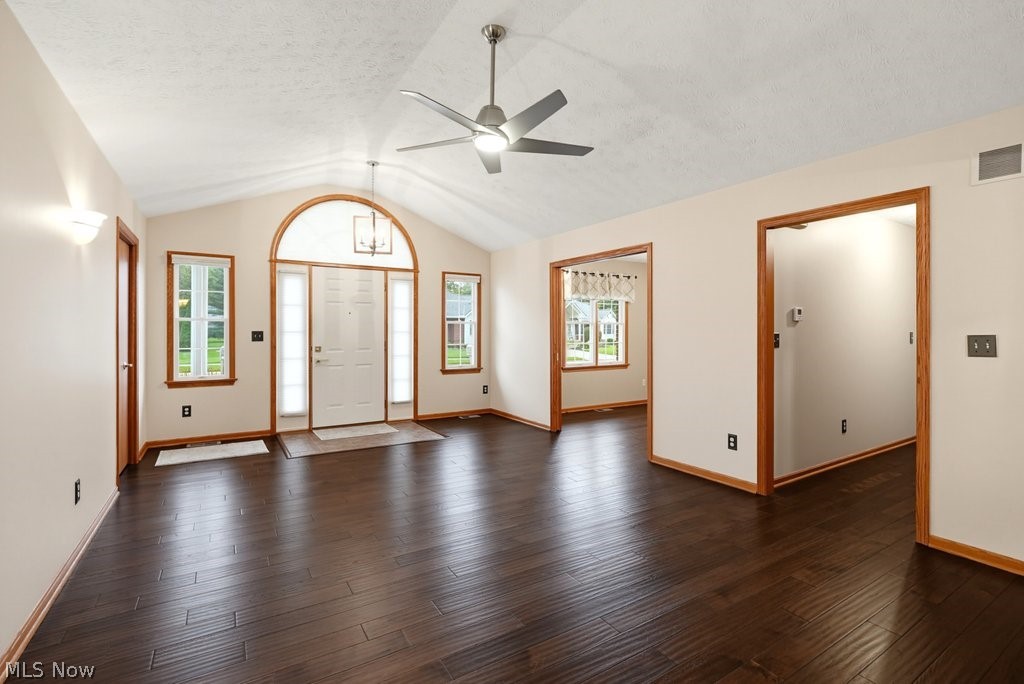 976 Rosemarie Circle Wadsworth OH 44281