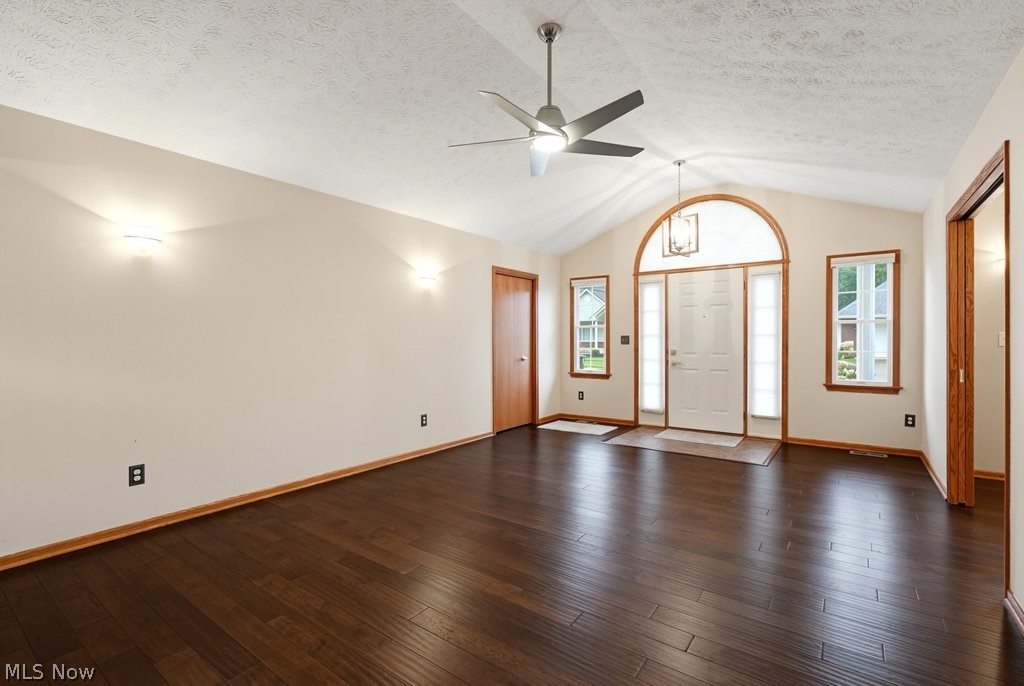 976 Rosemarie Circle Wadsworth OH 44281