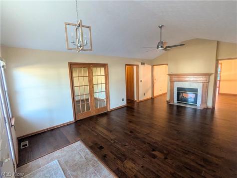 976 Rosemarie Circle Wadsworth OH 44281