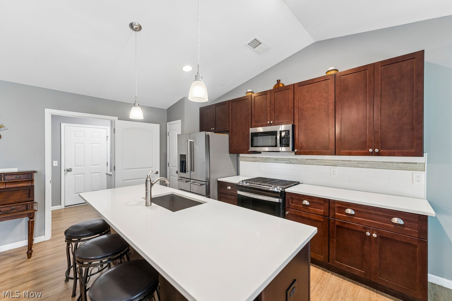 318 Lake Breeze Cove Eastlake OH 44095