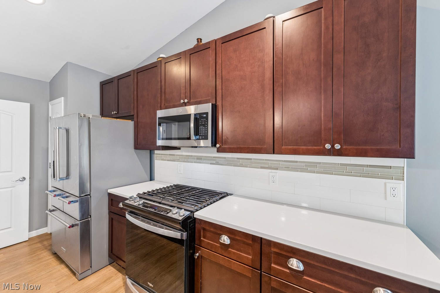 318 Lake Breeze Cove Eastlake OH 44095
