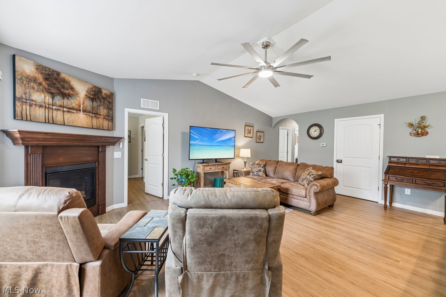 318 Lake Breeze Cove Eastlake OH 44095