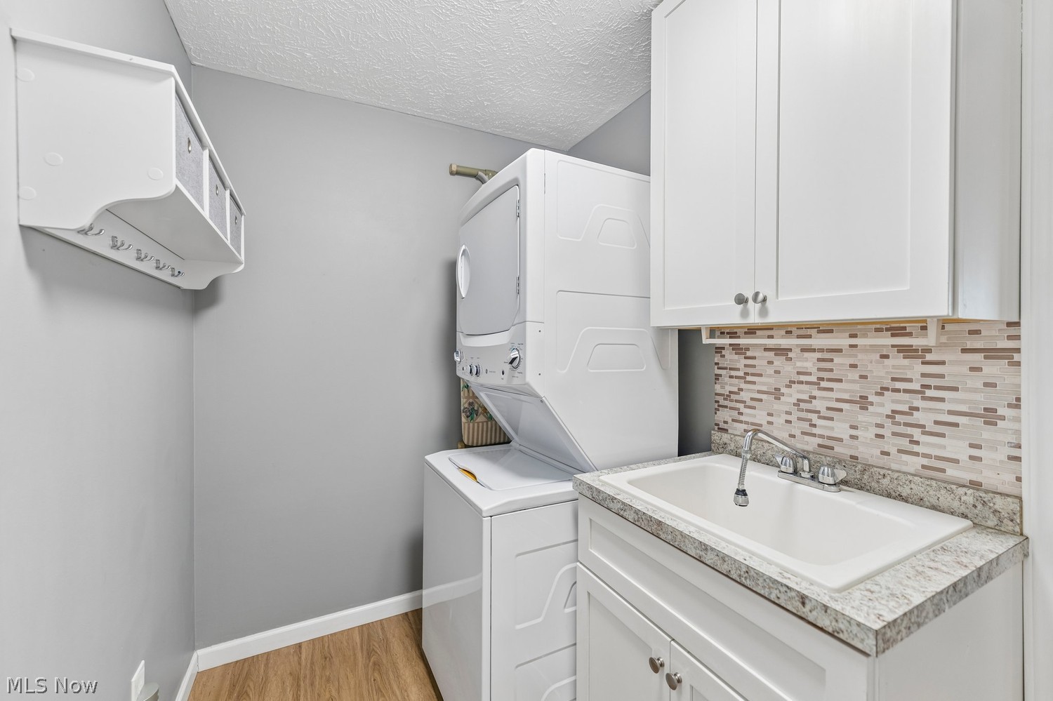 318 Lake Breeze Cove Eastlake OH 44095