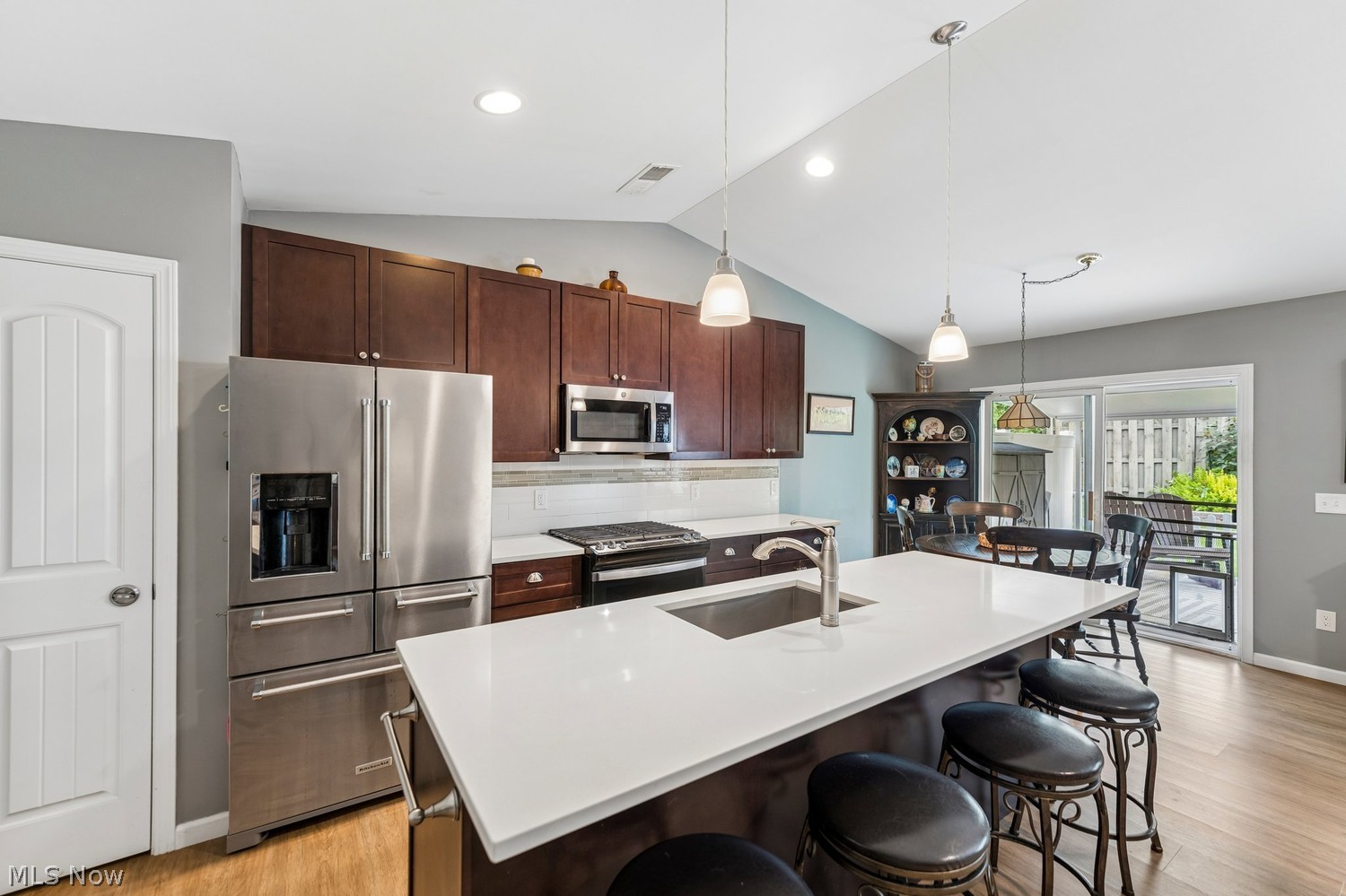 318 Lake Breeze Cove Eastlake OH 44095