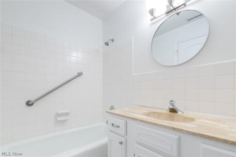 2202 Acacia Park Drive Lyndhurst OH 44124