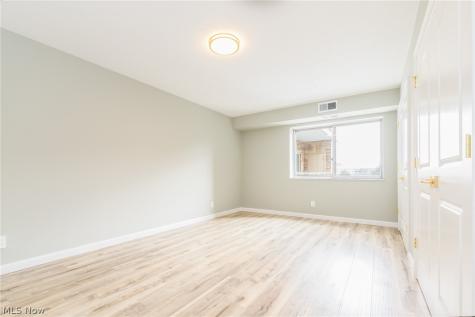 2202 Acacia Park Drive Lyndhurst OH 44124