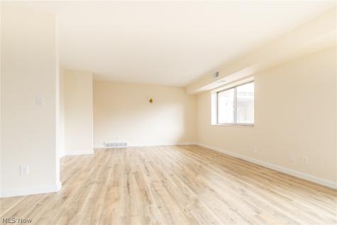 2202 Acacia Park Drive Lyndhurst OH 44124