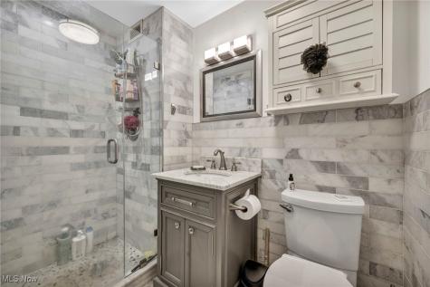 12520 Edgewater Drive Lakewood OH 44107