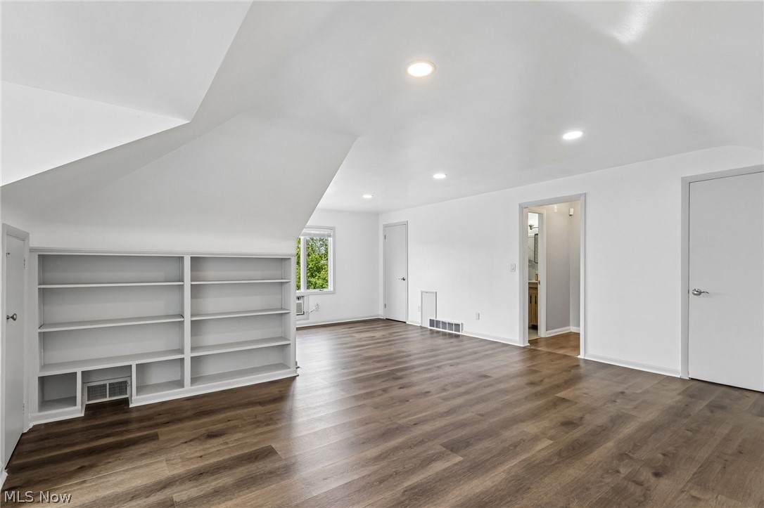 3440 Green Road Beachwood OH 44122