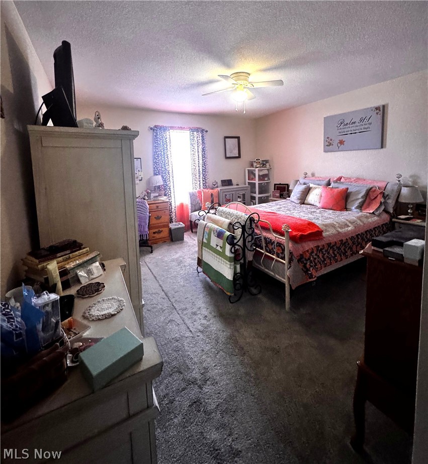 703 Oak Tree Lane Belpre OH 45714