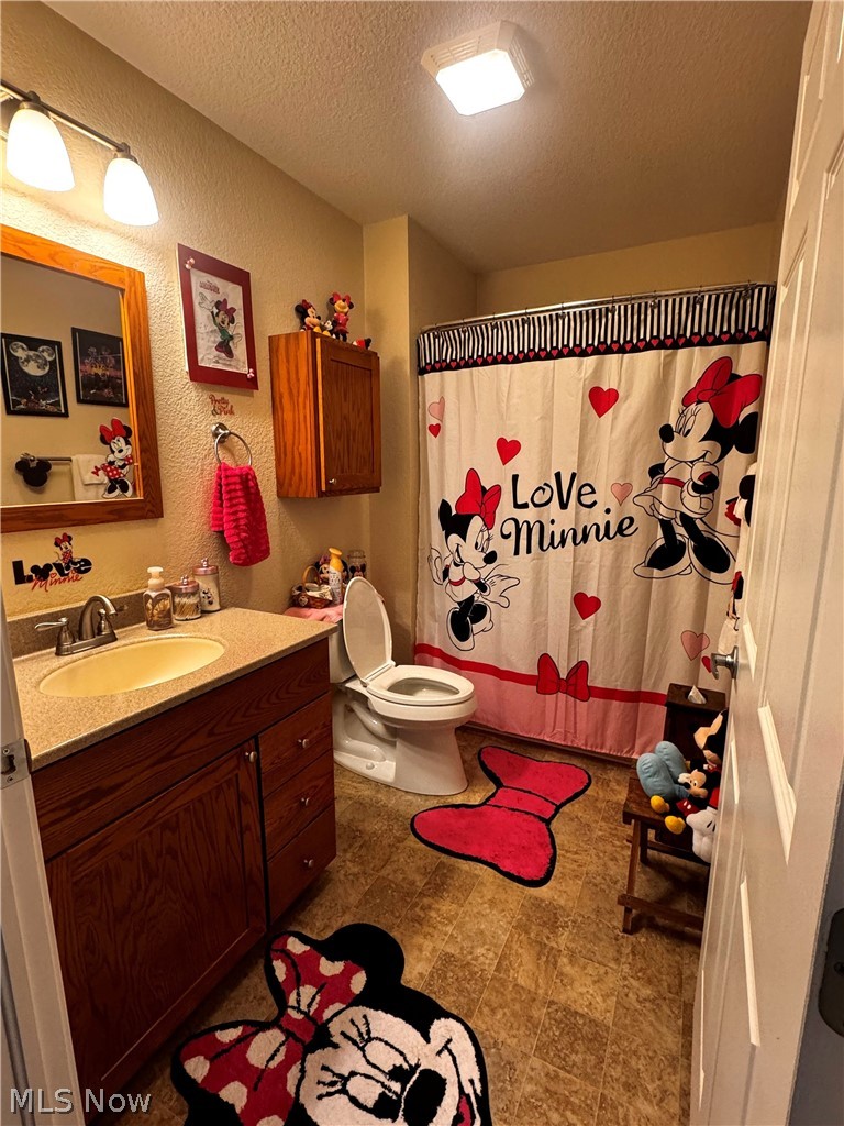 703 Oak Tree Lane Belpre OH 45714