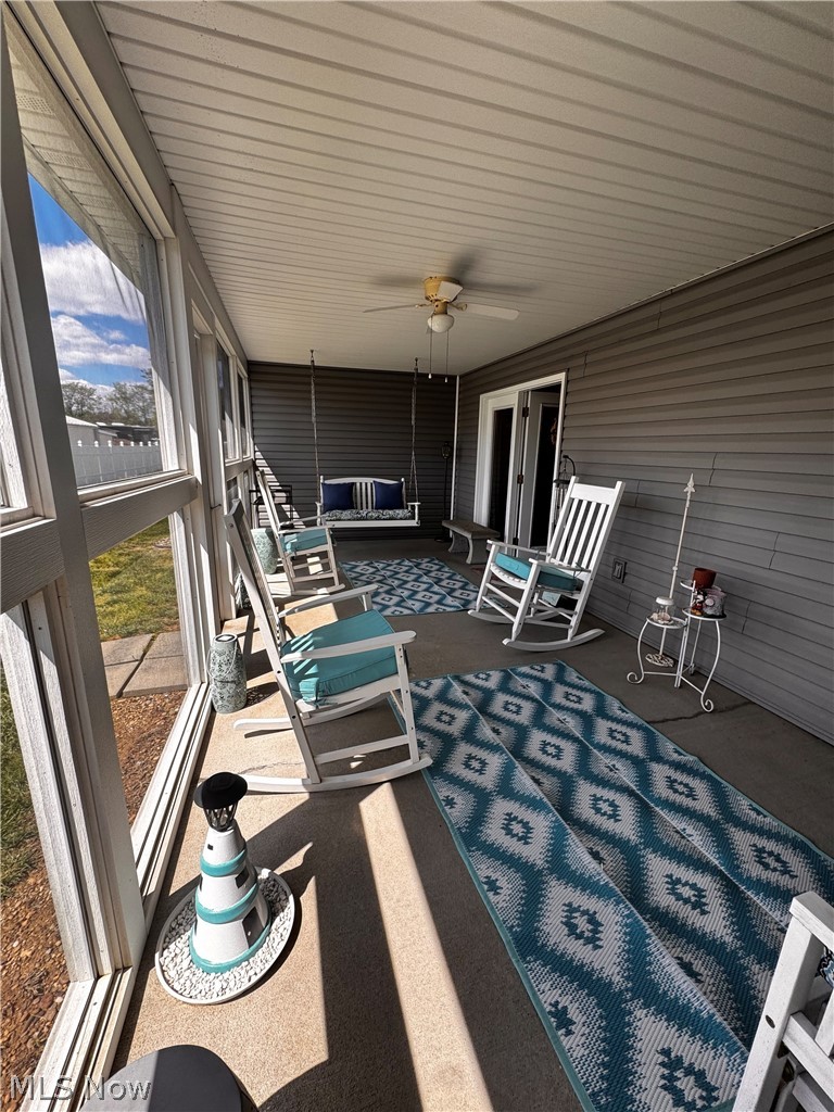 703 Oak Tree Lane Belpre OH 45714