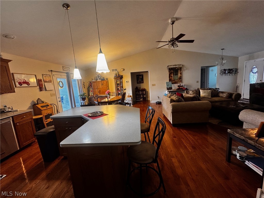 703 Oak Tree Lane Belpre OH 45714