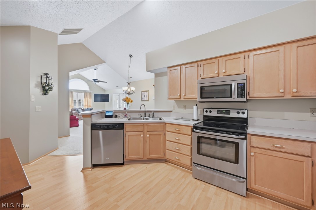 31 Parkside Circle Canfield OH 44406