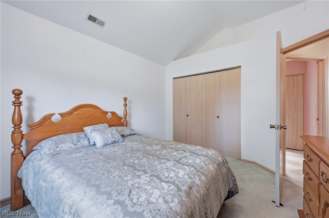 31 Parkside Circle Canfield OH 44406