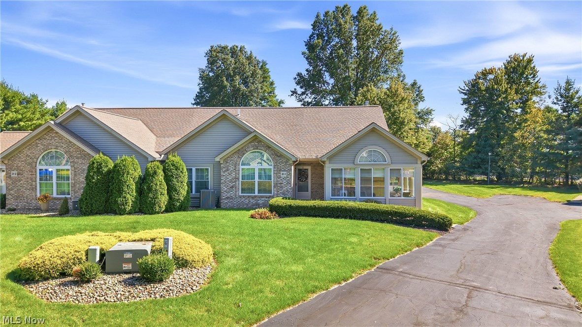 31 Parkside Circle Canfield OH 44406
