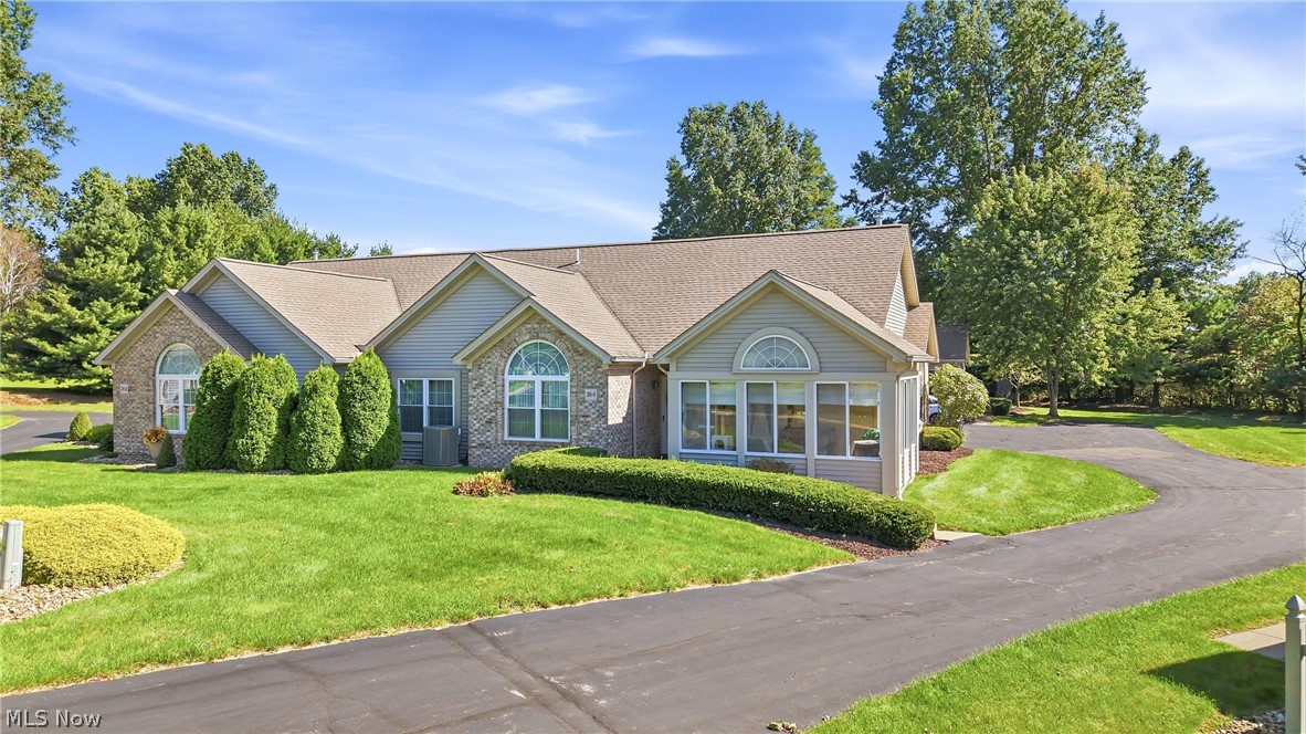 31 Parkside Circle Canfield OH 44406