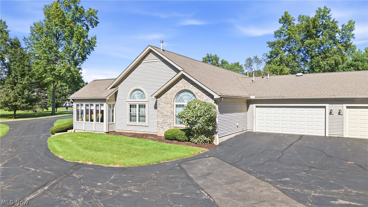 31 Parkside Circle Canfield OH 44406